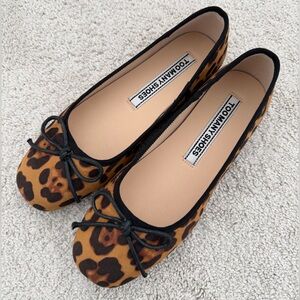 brand new Women's Leopard Print Ballet Flats in Brown